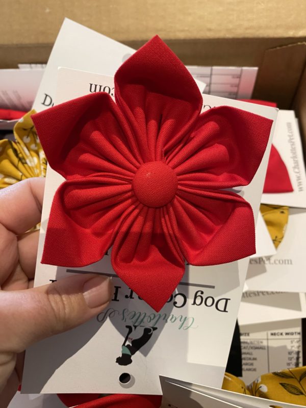 Fleur à collier Everday Rouge – Image 2
