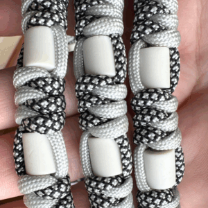 Collier Em  Gris noir