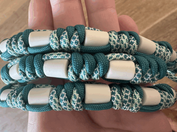 Collier Em bleu turquoise